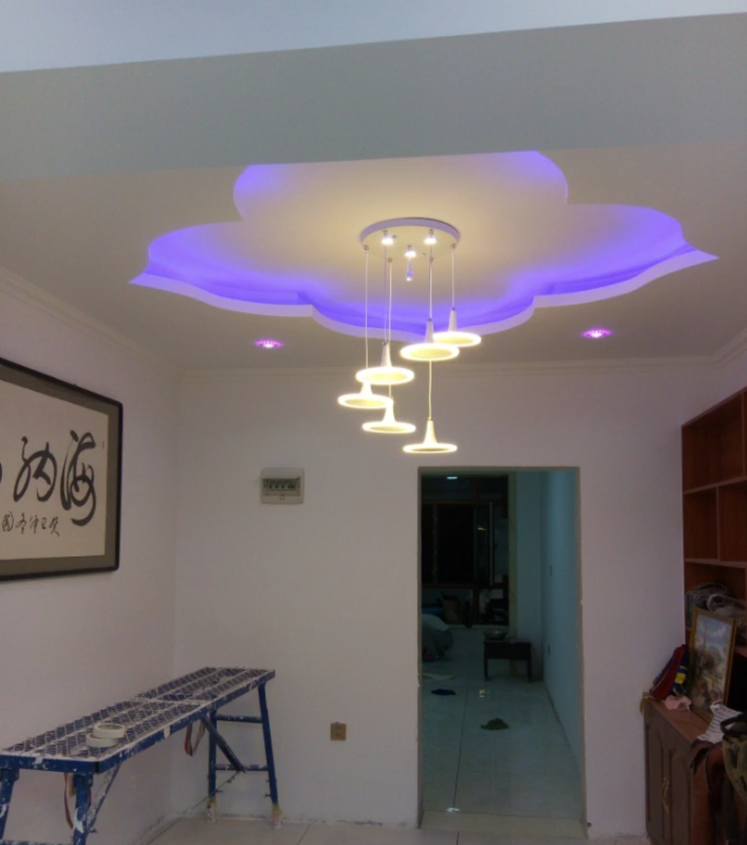 客厅吊顶四周小圆灯安装技巧解析