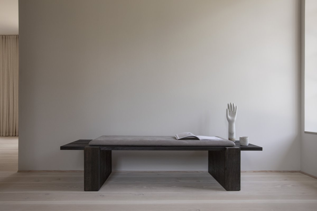 中古风餐桌如何完美融入现代餐厅设计？