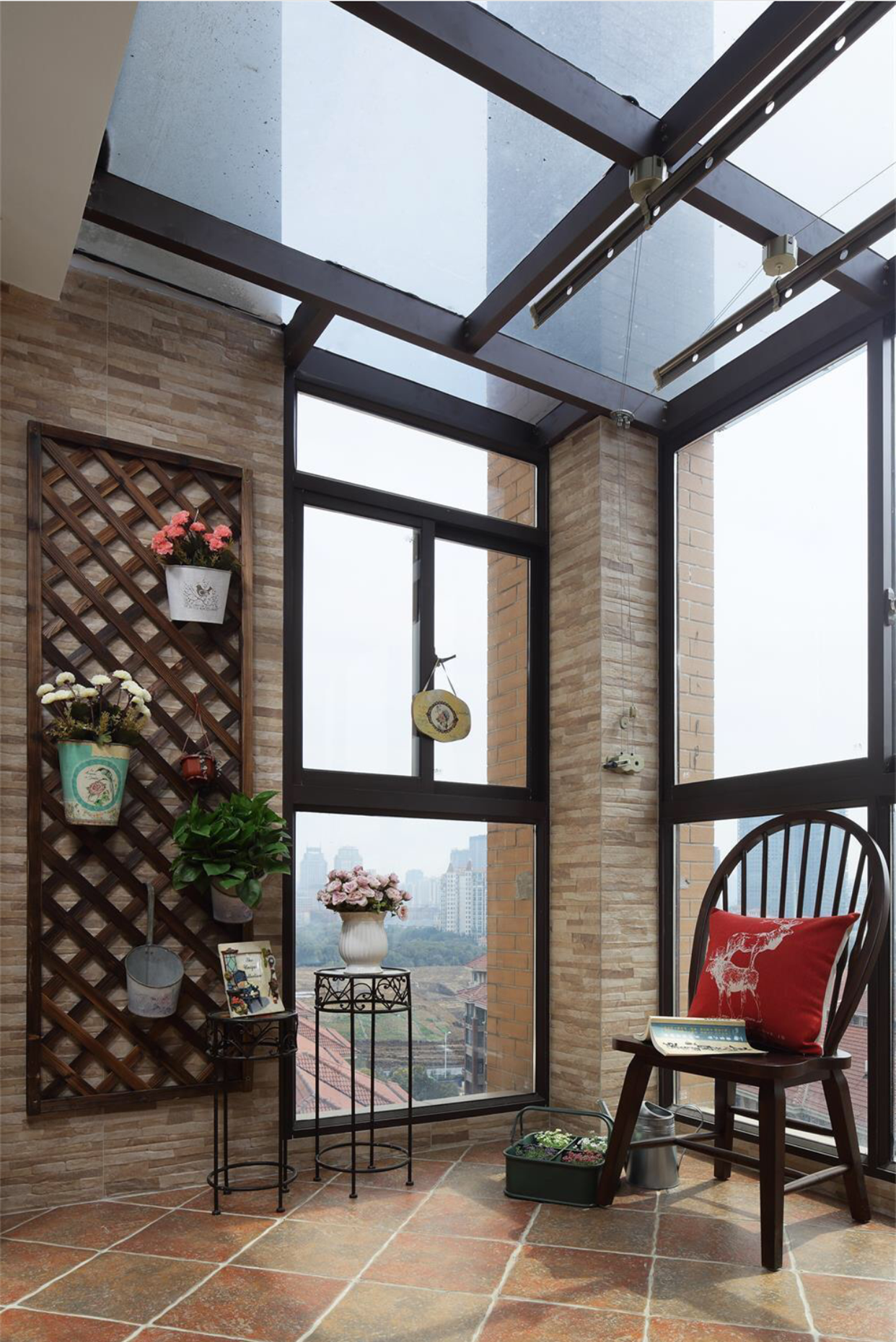 搭建透明阳光房的实用方法与材料推荐