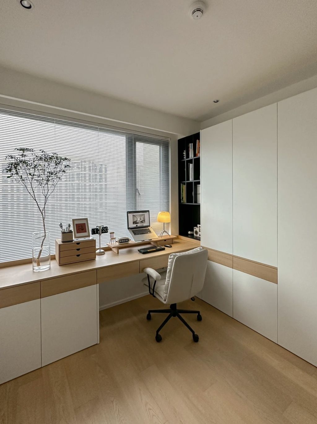 办公桌优秀设计指南：提升空间实用与美观