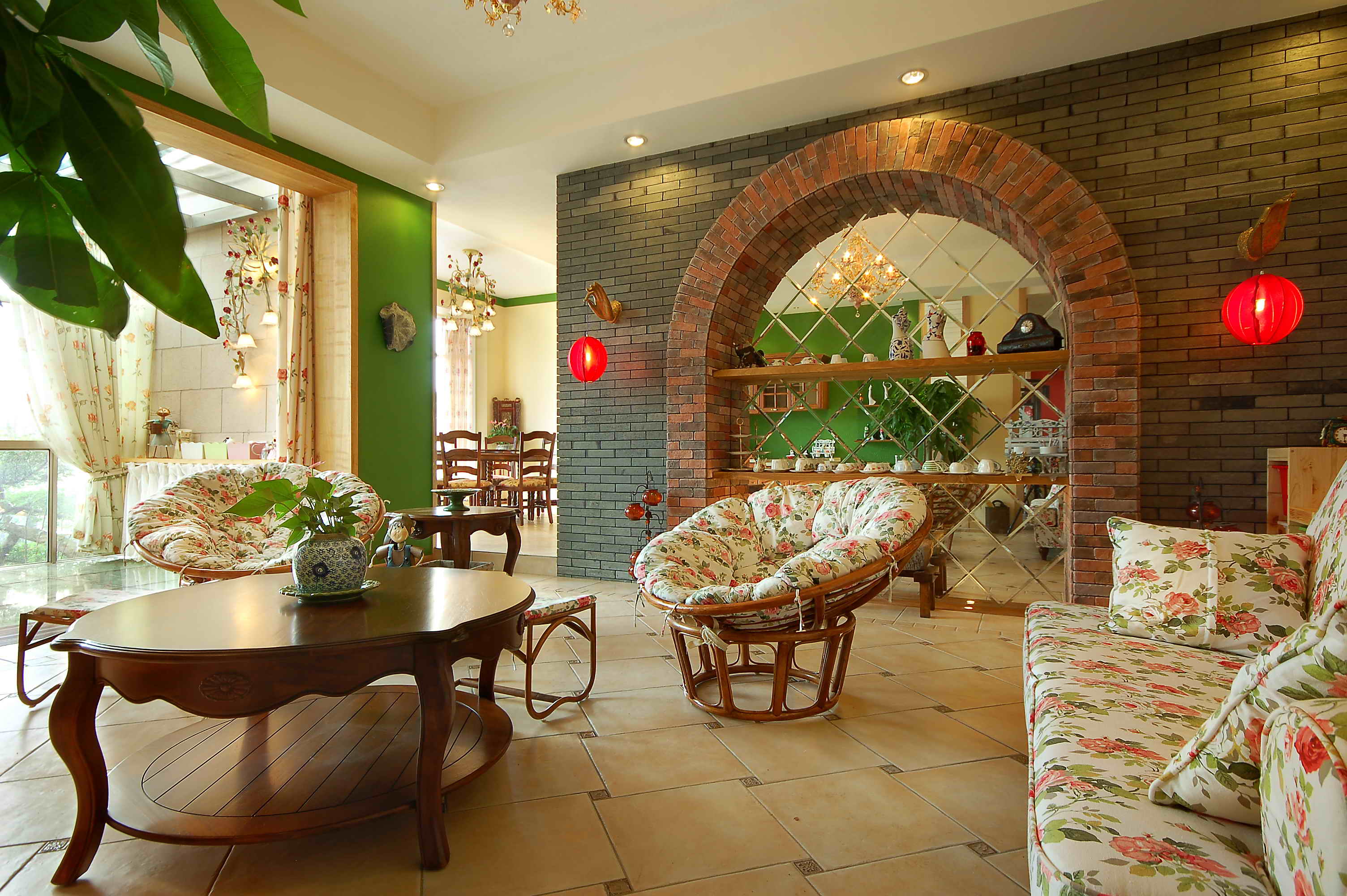 二层独栋别墅贴青色瓷砖效果解析