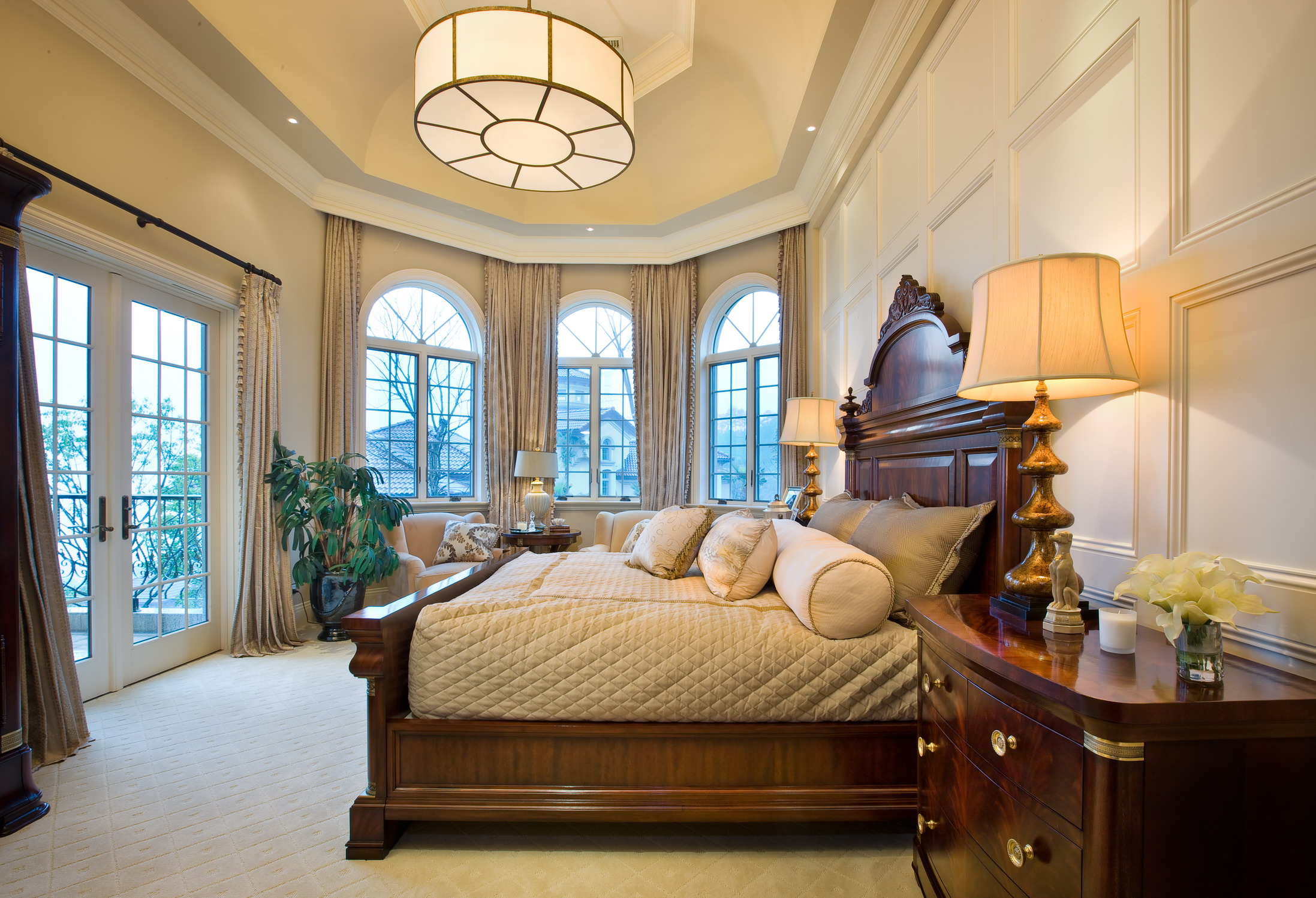 主卧装修：落地窗与飘窗如何选择？优缺点全解析