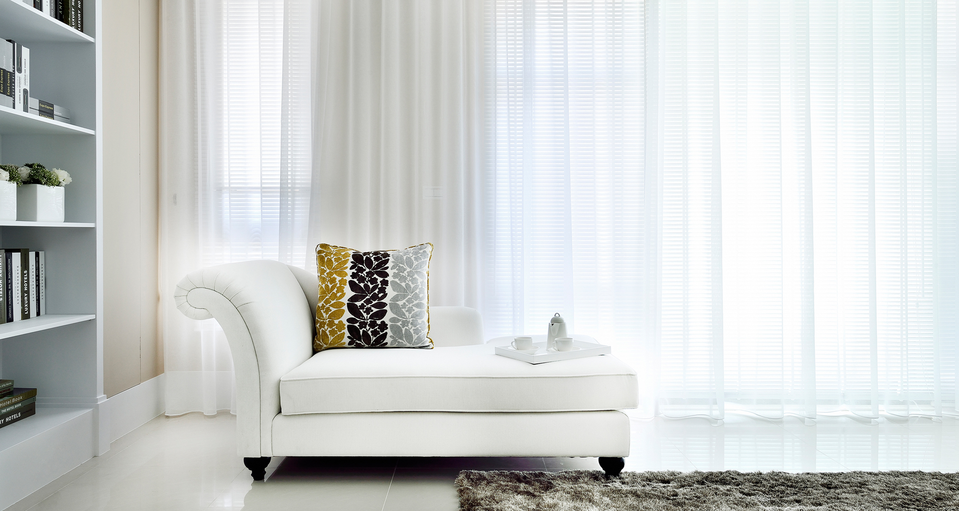 客厅白色墙配什么窗帘效果更好？专业建议在这里