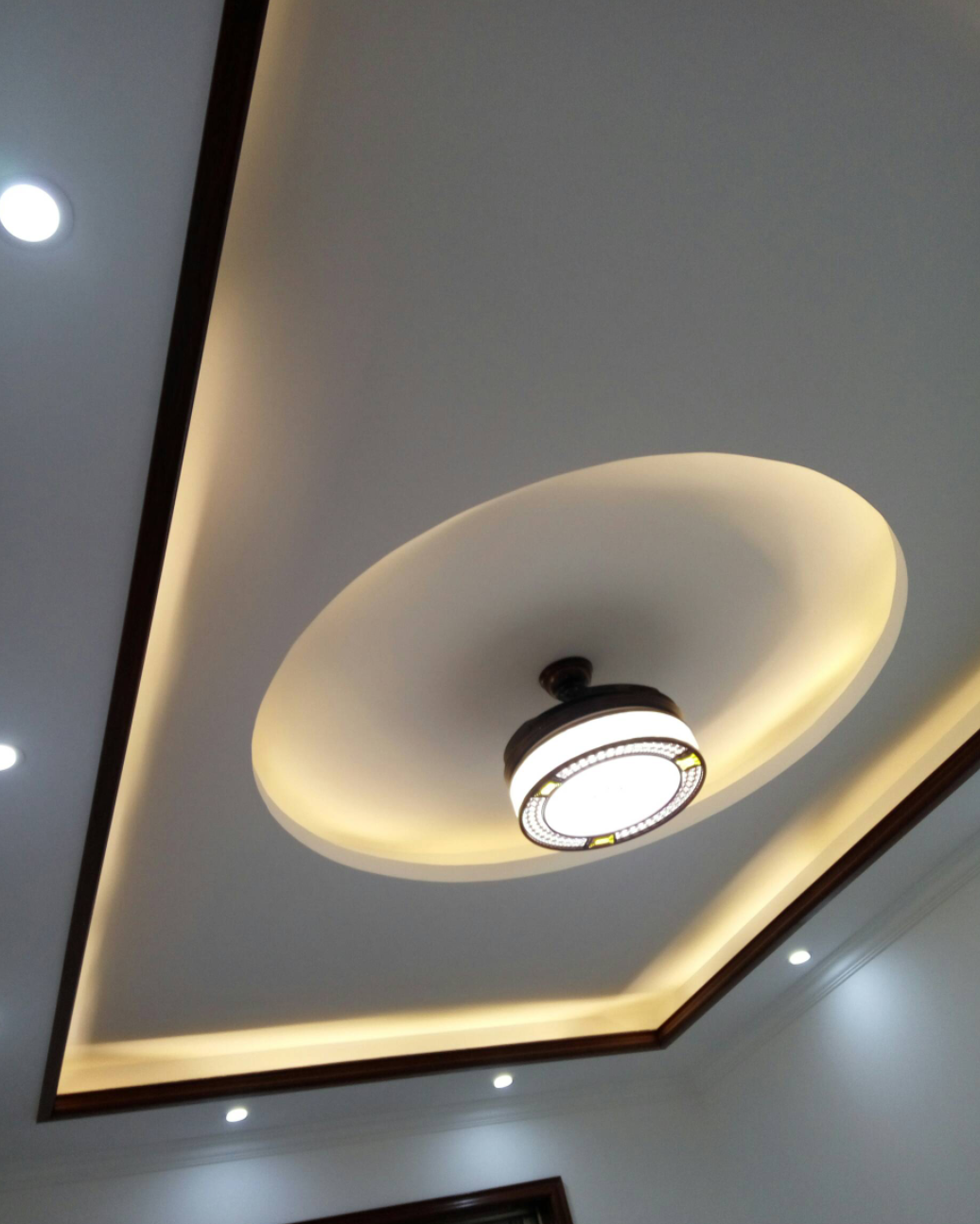 不装吊顶如何巧妙安装灯具？这样更美观、更实用
