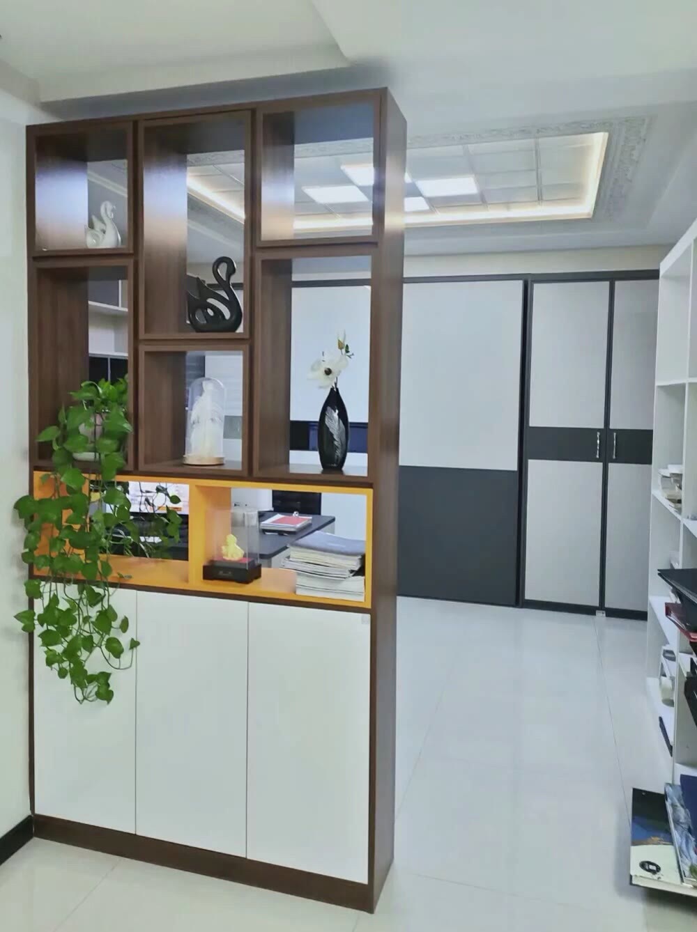 办公室墙面装饰创意指南，让工作空间焕然一新