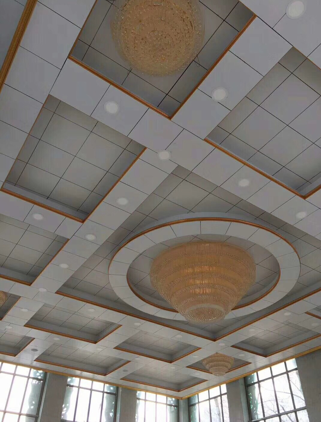 食堂吊顶设计方案与实用建议