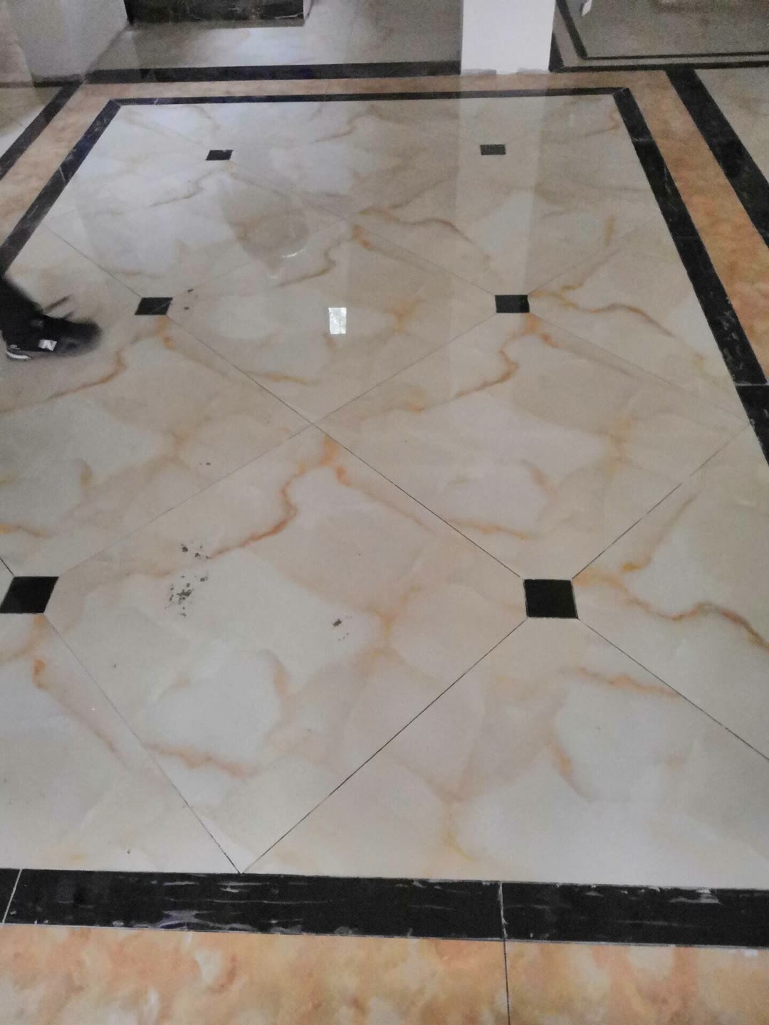 水磨石预制板施工工艺详解：打造坚固与美观结合的家居空间