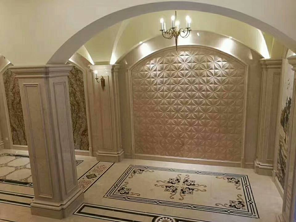 如何设计入户门对面墙，让家居更具美感与实用性