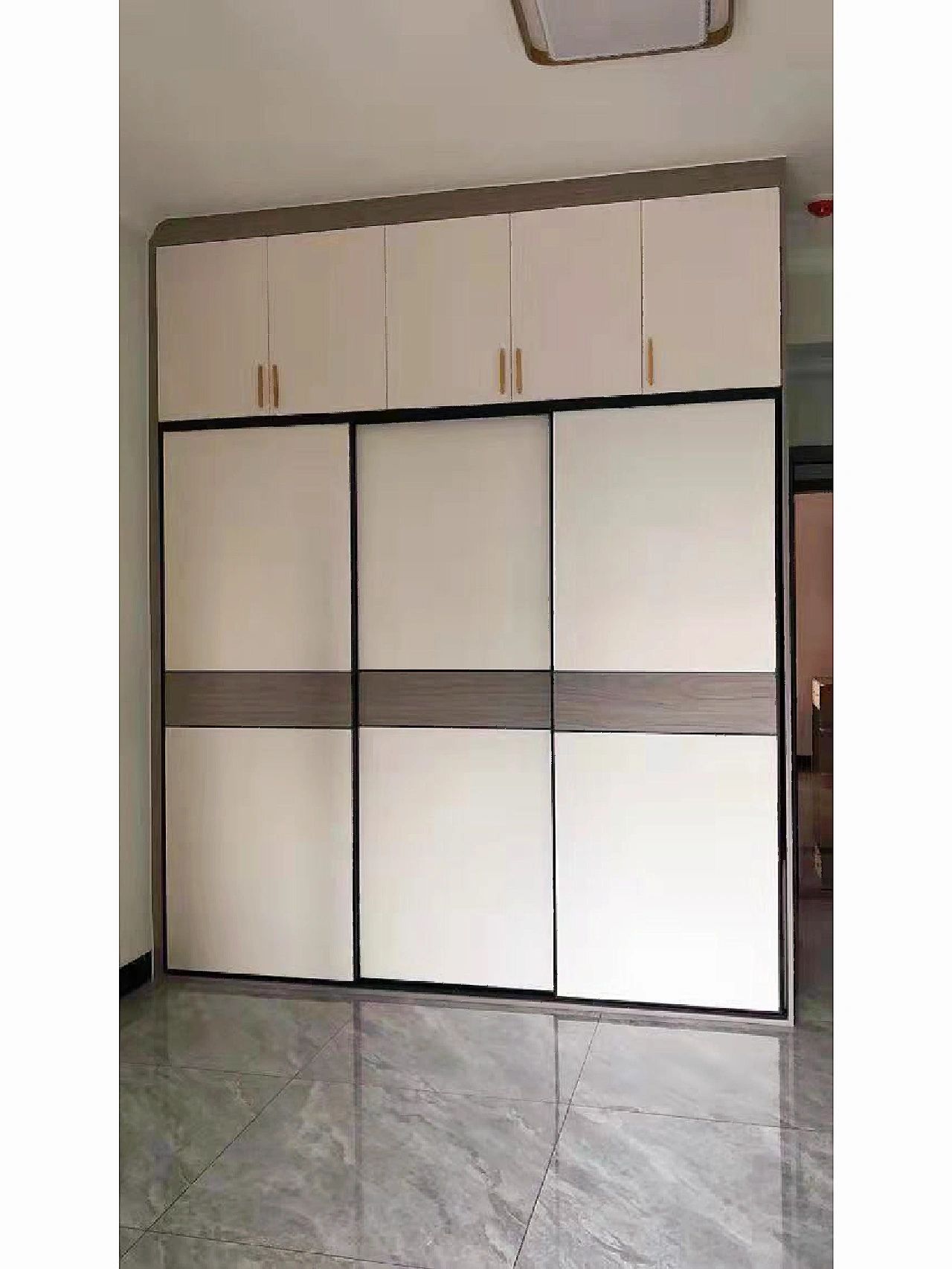 定制衣柜价格分析与选择指南