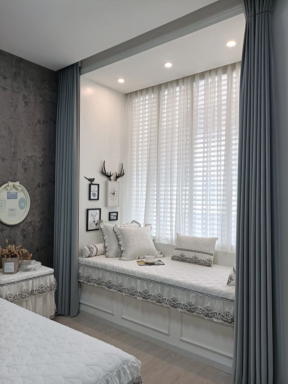 灰色墙壁搭配灰色窗帘的设计攻略