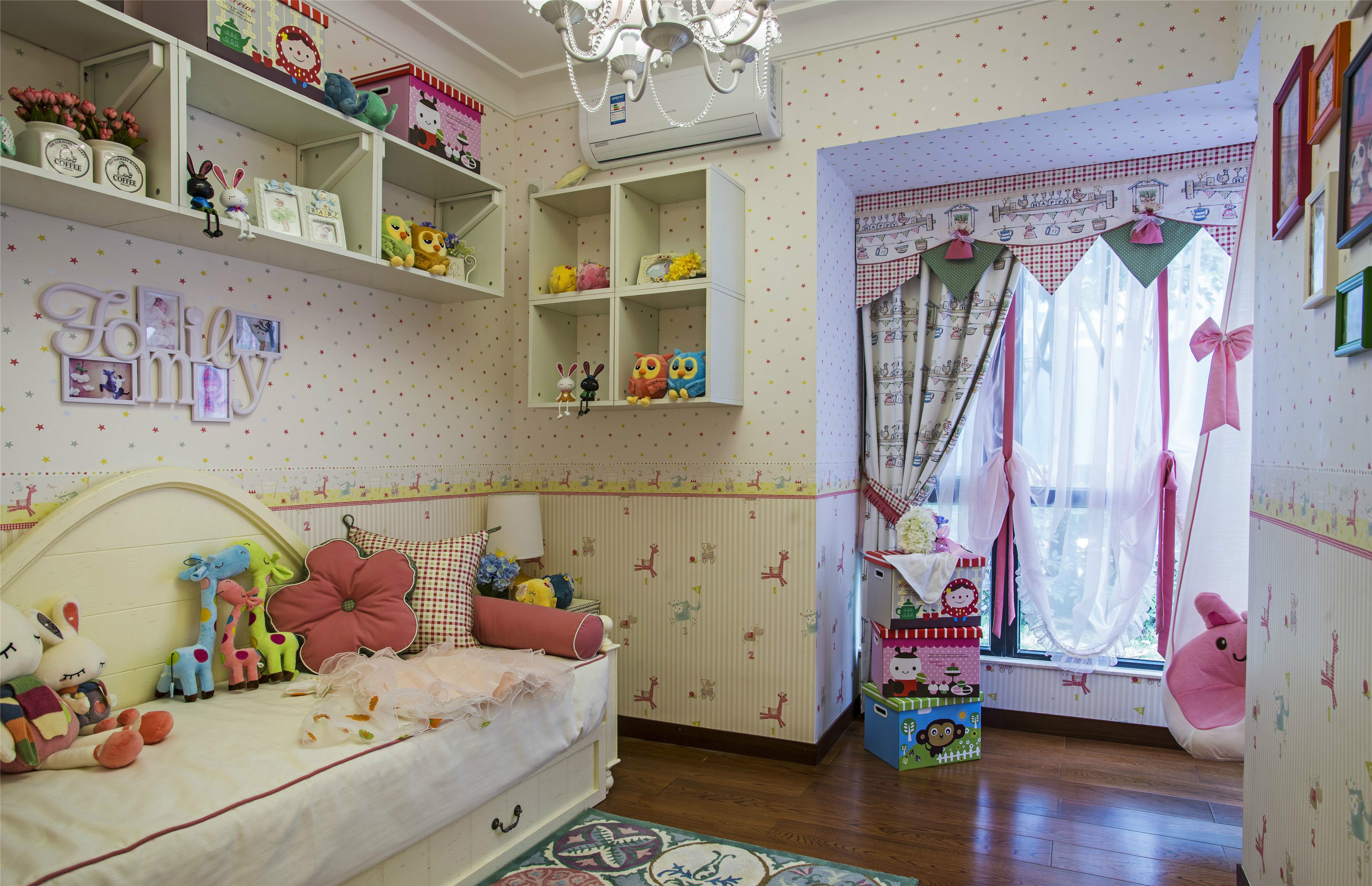 儿童房设计：两个女孩的梦幻空间打造指南