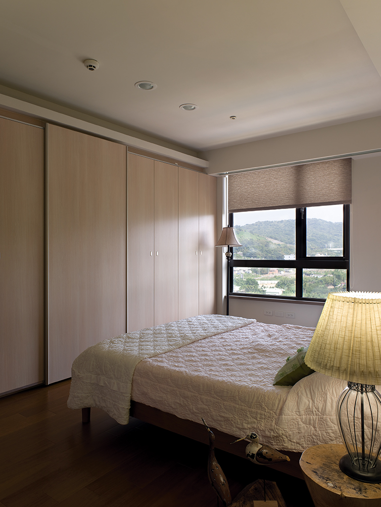 卧室落地窗设计新方案，让家更舒适惬意