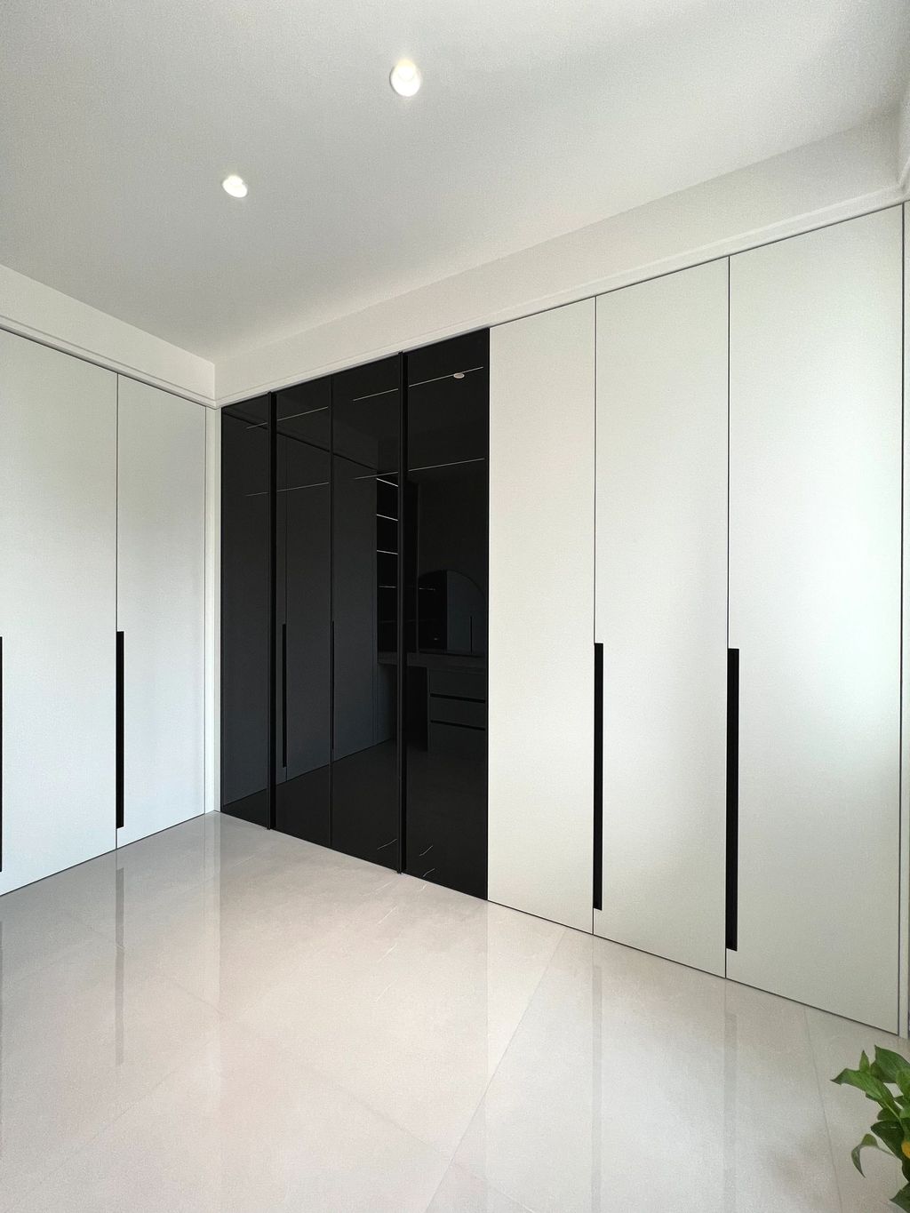 黑白灰风格装修选什么门效果最好？专业建议