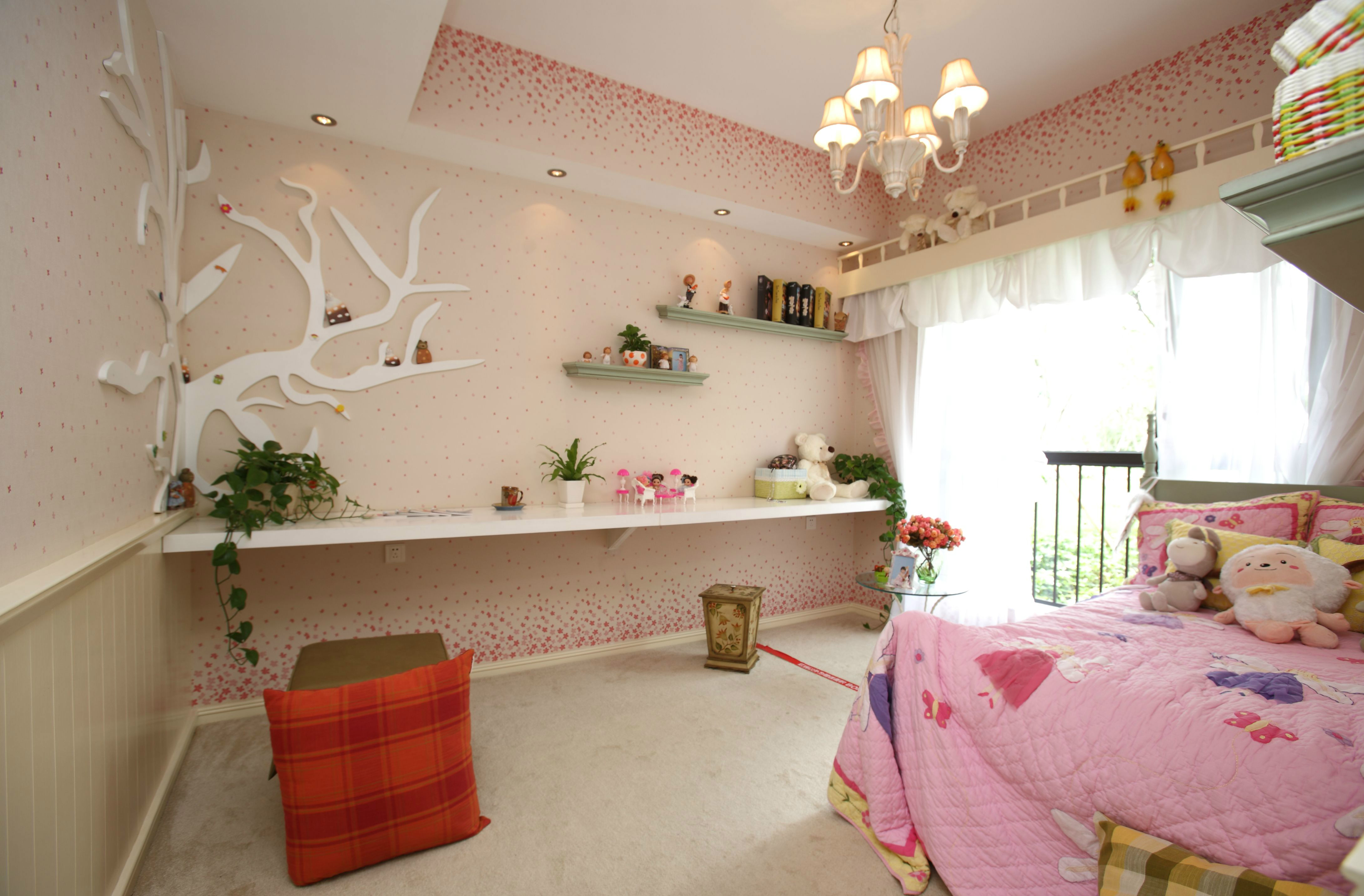 女孩房粉色墙布推荐：优雅与纯真的完美结合